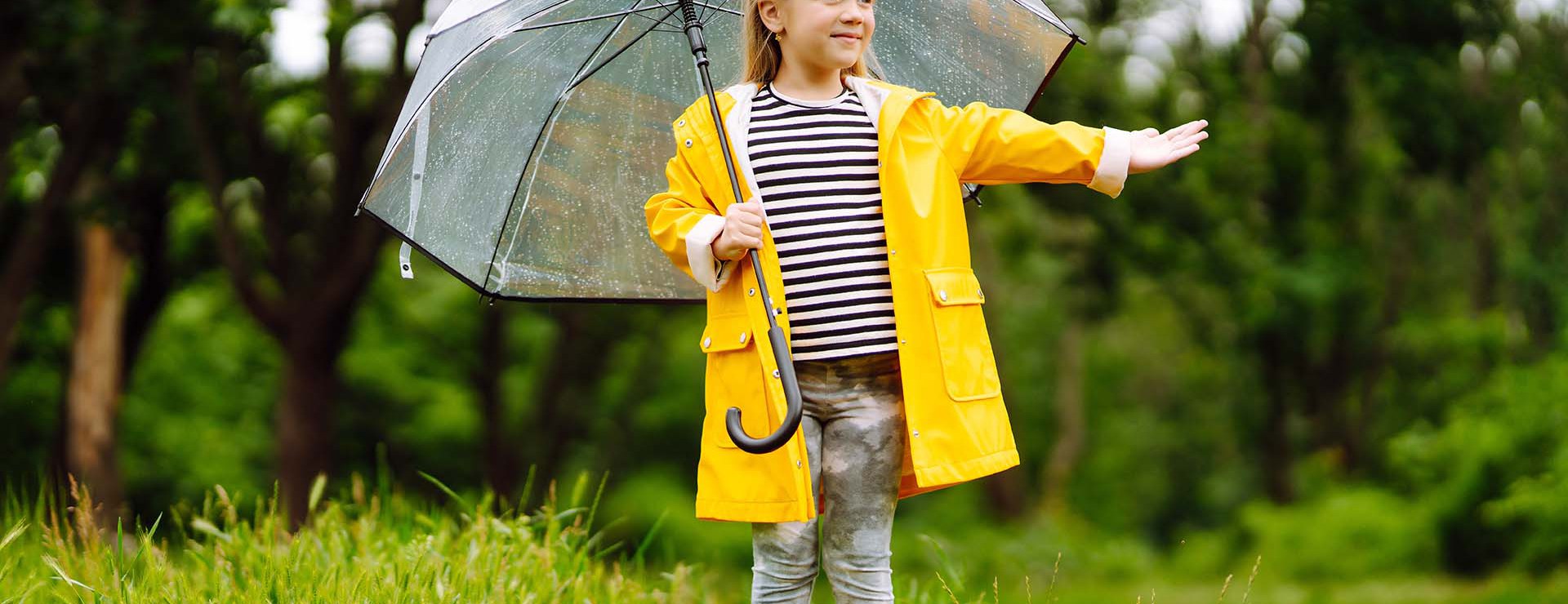 Jak wybrać pierwszy płaszcz przeciwdeszczowy dla dziecka w wieku przedszkolnym