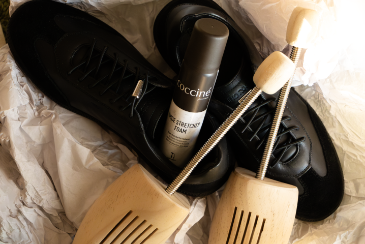 Spray do rozciągania butów – czy to działa?